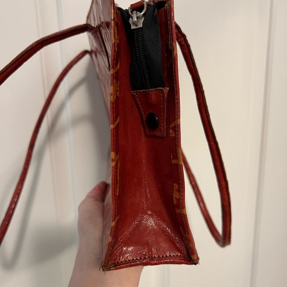 Genuine Leather handbag. - Picture 10 of 14